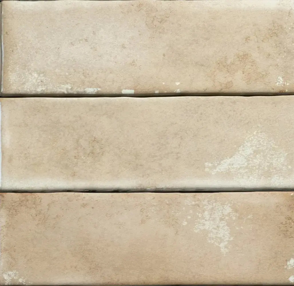 Estudio Cerámico Matcha 'Sand', drie losse beige wandtegels met glanzend gevlamd glazuur