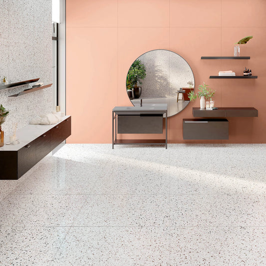 EnergieKer Mood 'Gentle', roze wand van 120x280cm platen met ronde spiegel en wastafelmeubel, terrazzovloer