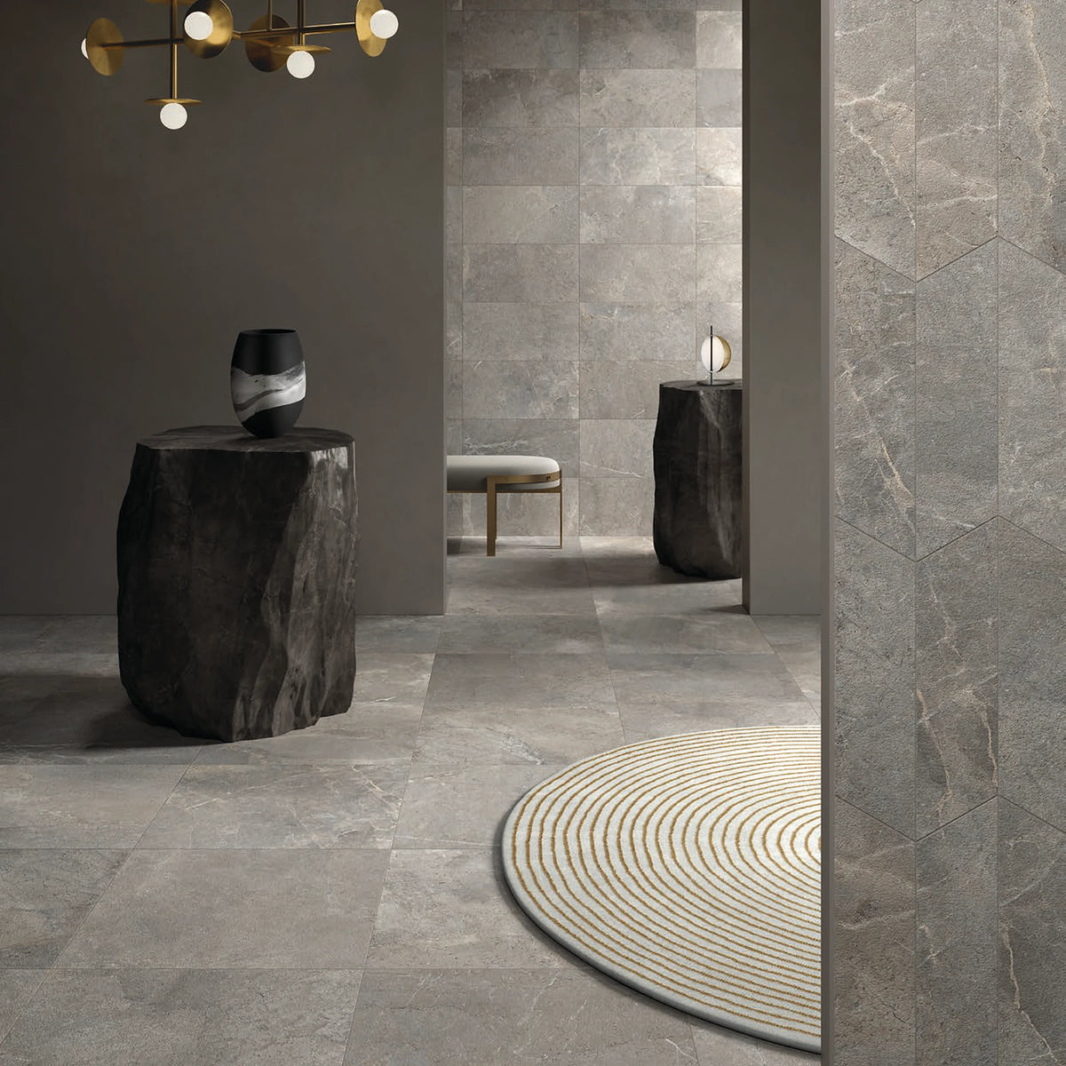 Lea Ceramiche Anthology 'Earth Worn', Gramma 72 op een zuil, Natural 60x60 op de vloer en 30x60 op de wand