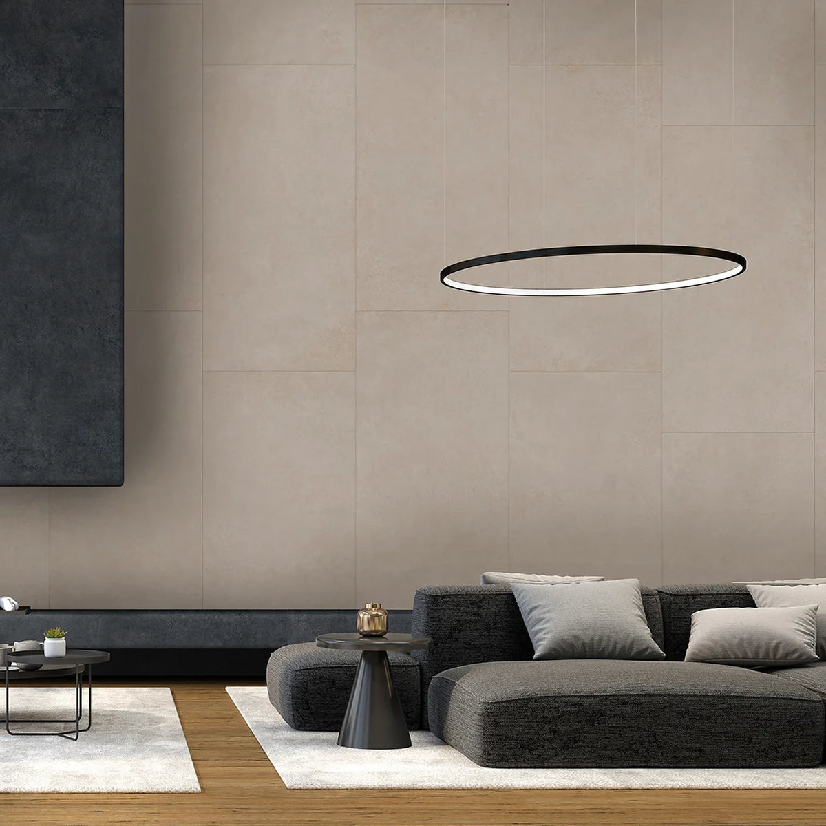 EnergieKer Corsocomo 'Meringue', hier als wand in 60x120 achter een grijze bank en open haard