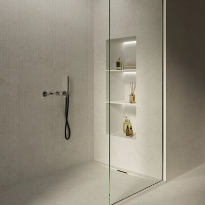 Cifre Cronos 'Cream', inloopdouche met Laja-reliëf op de wand en crème vloertegels 60x120