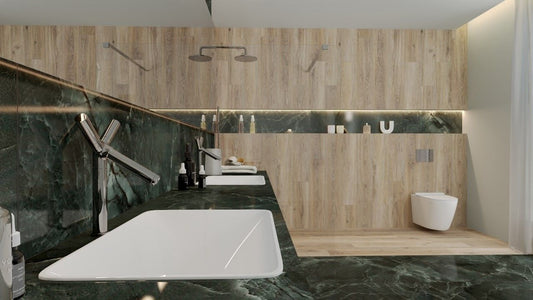 Baldocer Cerámica Manaos 'Manaos Green', donkergroene marmerlook wand naast houtlook tegels in een badkamer met bad