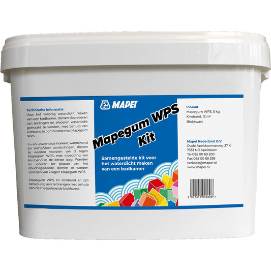 Witte emmer Mapei Mapegum WPS Kit met etiket dat de inhoud voor het waterdicht maken van een badkamer toont