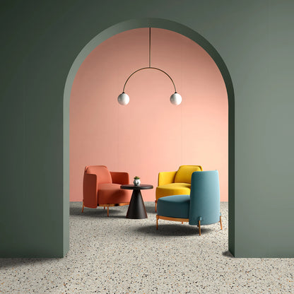 EnergieKer Medley 'Cream', vloer 120x120cm in een hal met groene boog en kleurrijke fauteuils