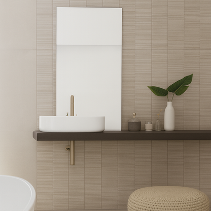 Cerpa Cerámica Space 'Decor Perla', beige-grijze wandtegels met verticaal reliëf rond een wastafelblad